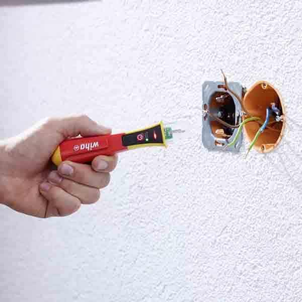 WIHA Single-pole, non-contact volt detector, 90–1,000 VAC Includes two AAA batteries